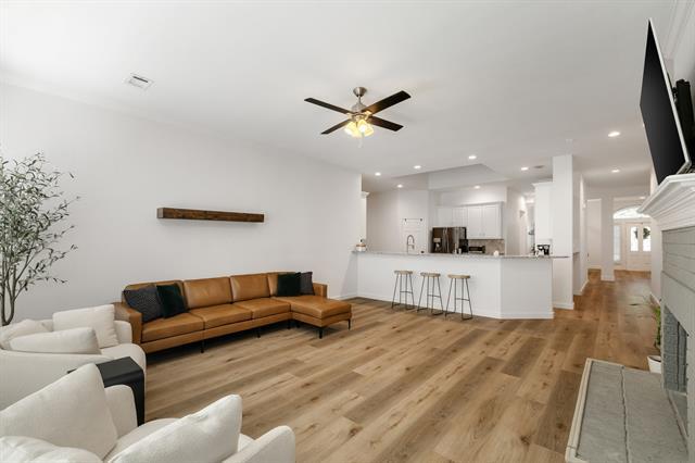 Building Photo - 624 Mossycup Oak Dr