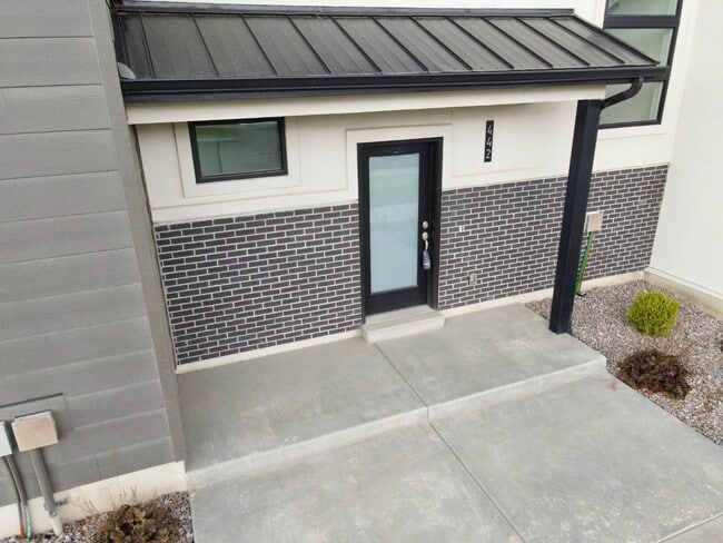 Building Photo - 442 S 900 W