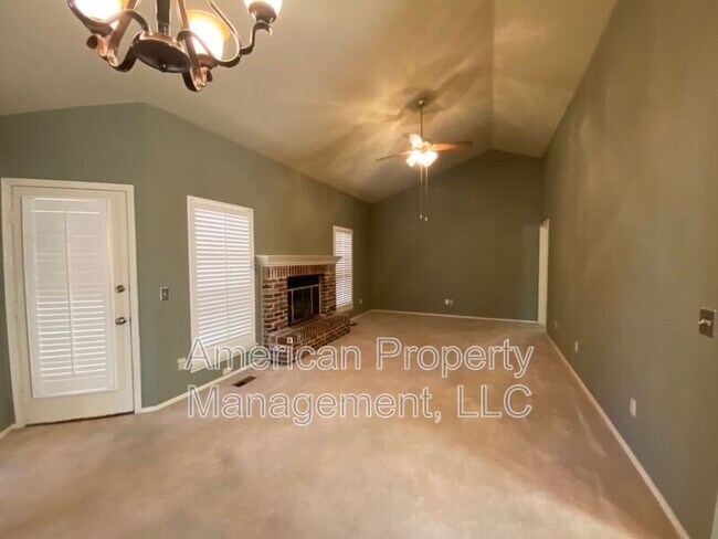 Building Photo - 8841 S Canton Pl