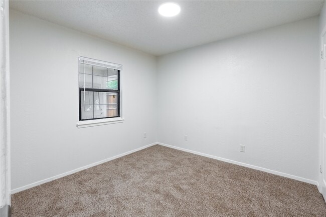 Building Photo - 5417 Knollridge Dr