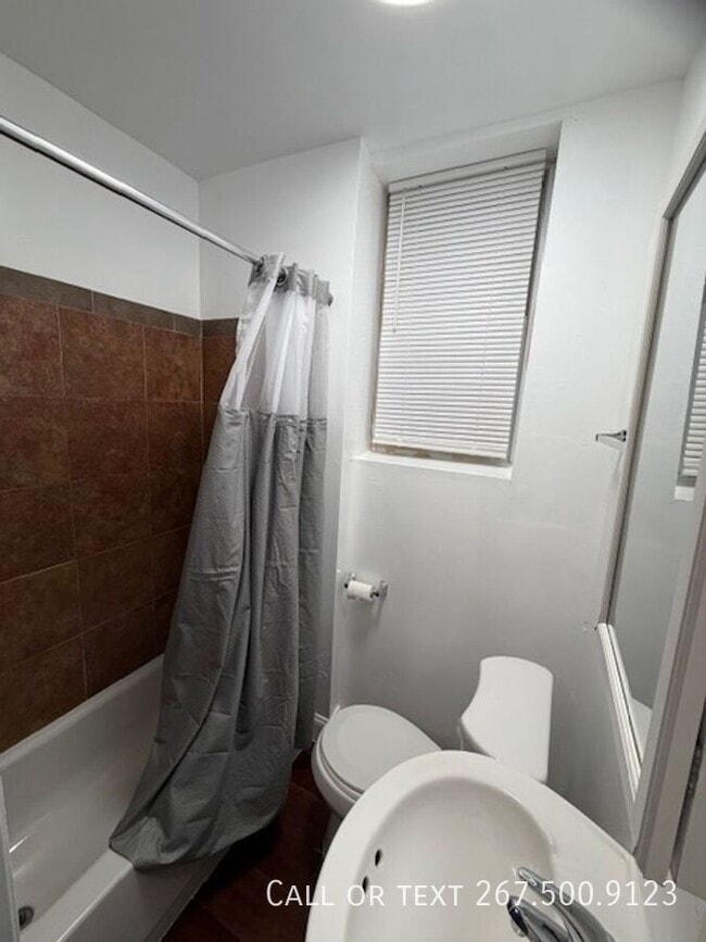 Building Photo - 729 N 43rd St