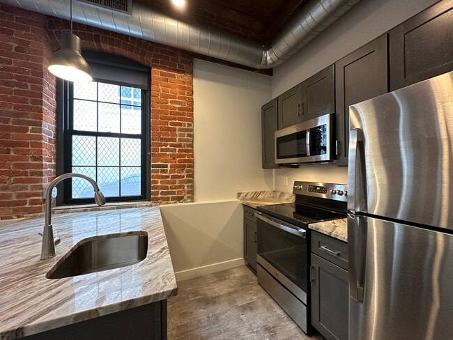 Building Photo - Torrey Factory Lofts