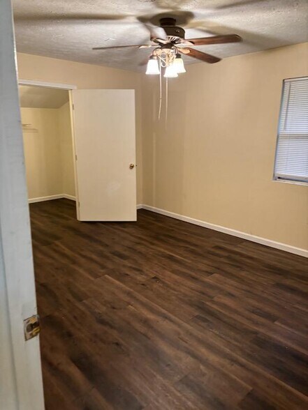 Building Photo - 12500 Holey Rd