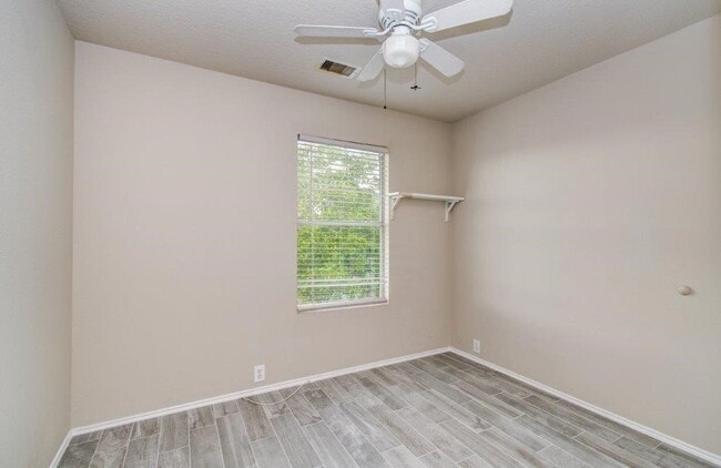 Building Photo - 6131 Scotchwood Dr