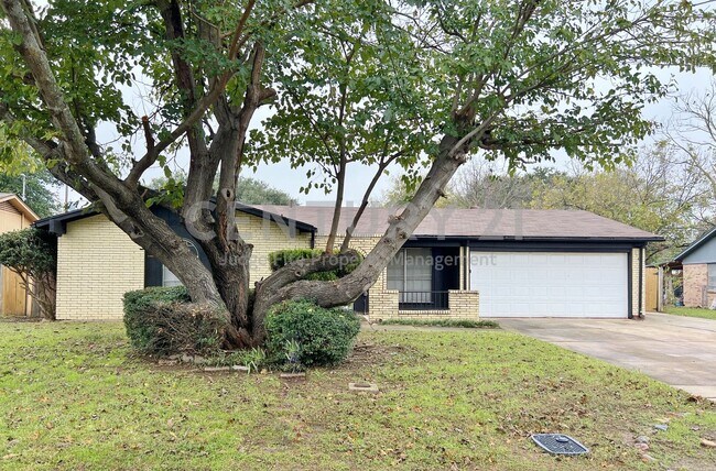 Primary Photo - Beautifully Updated 5/3/2 in Fort Worth For Rent!