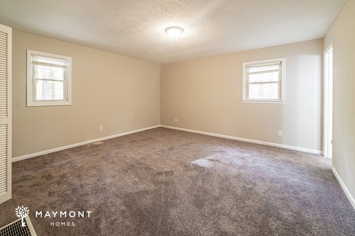 Building Photo - 25 Hyde Cir