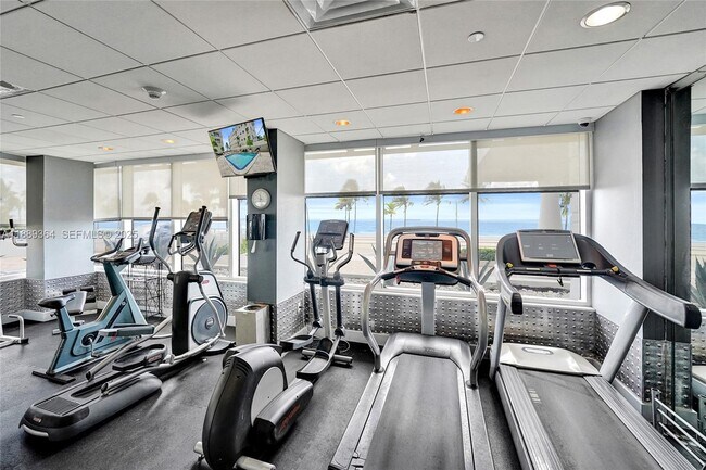 Building Photo - 209 N Fort Lauderdale Beach Blvd