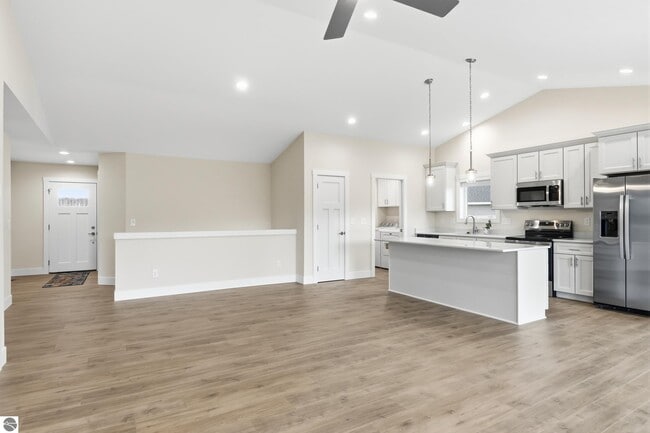 Building Photo - 4499 La Marche Cir