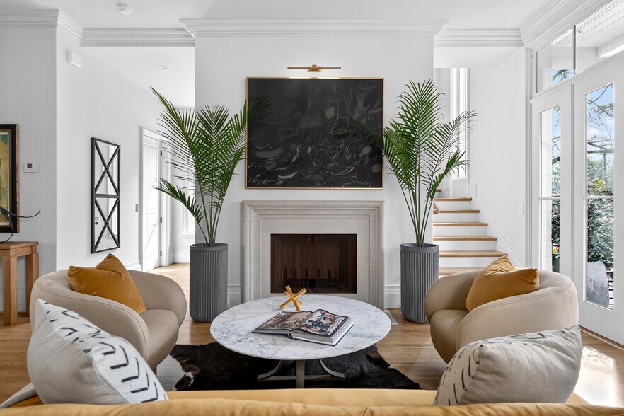 Living Room - 100 Sheridan Dr NE