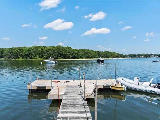 Building Photo - 1102 Buttonwoods Ave