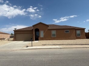 Building Photo - Charming 3 bedroom/2 bathroom Home located in Las Cruces !