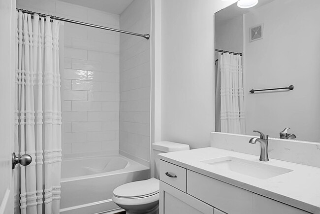 Building Photo - MOVE IN SPECIAL - 50% off First Month's Re...