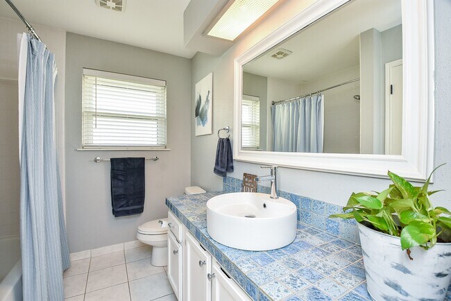 Building Photo - 1918 Quail Grove Ln