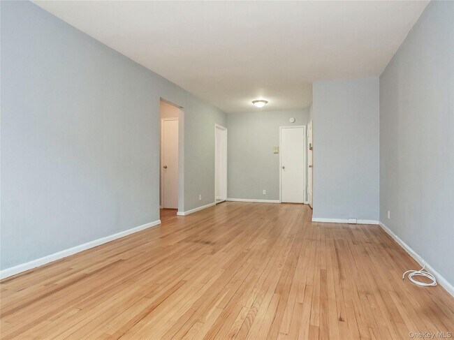 Building Photo - 15 Quinby Ave