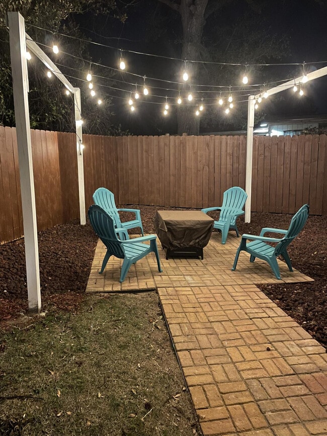 Building Photo - 411 N D St