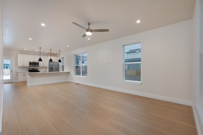 Building Photo - 4 Bed, 3 Bath - New build in Westpost, Belgrade