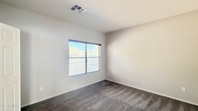Building Photo - 1313 E Beth Dr