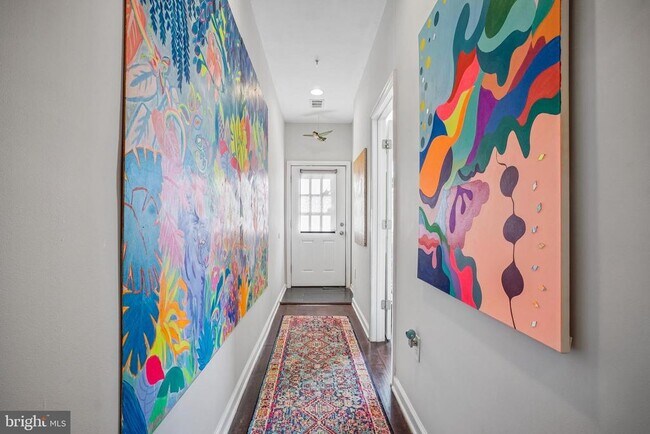 Building Photo - 1346 Nicholson St NW