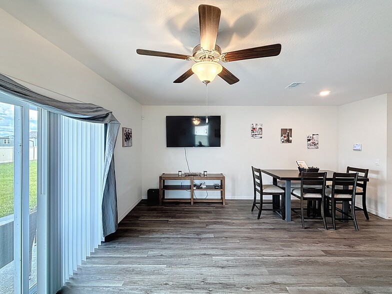 Building Photo - 1303 Tallowwood Ln