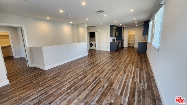 Building Photo - 1255 N Kingsley Dr