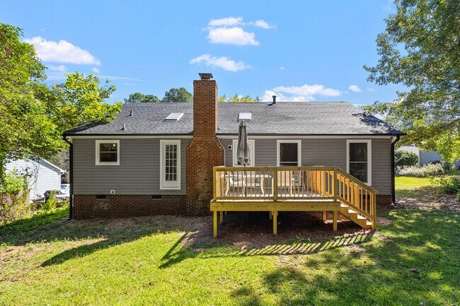 Building Photo - 1104 Buckhorn Rd
