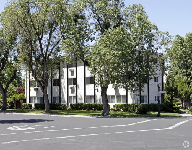 Primary Photo - 500 Alpine Ave