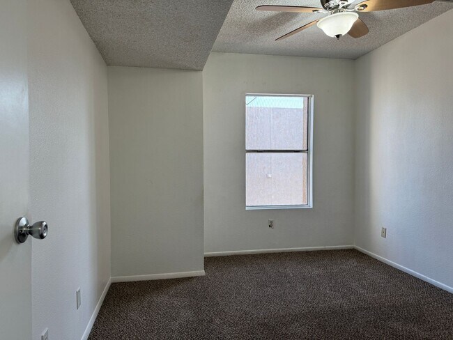 Building Photo - 2 BR Condo near Chaparral Golf & Rotary Park