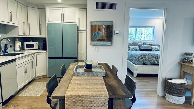 Building Photo - 780 10th Ave S