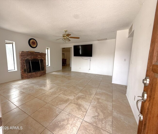 Building Photo - 314 W Mohave St