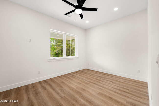 Building Photo - 114 Lake Merial Trail