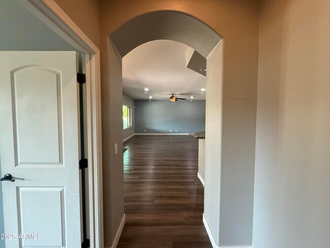 Building Photo - 3123 W Melody Dr