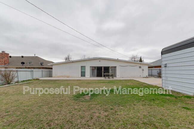 Building Photo - 8312 S Hillcrest Dr