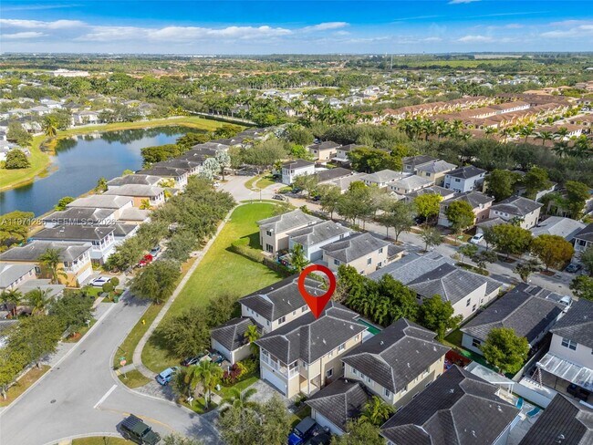 Building Photo - 239 SE 31st Terrace