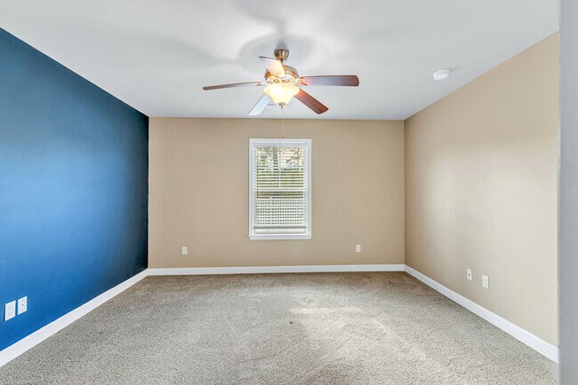 Building Photo - 168 Pine Hollow Rd