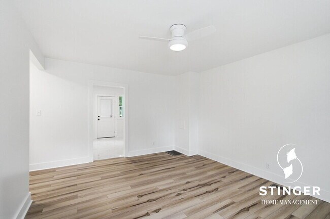 Building Photo - 928 9th St