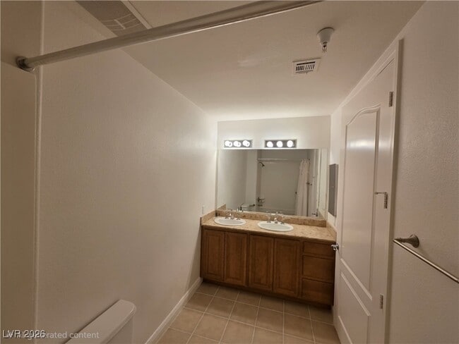 Building Photo - 62 E Serene Ave