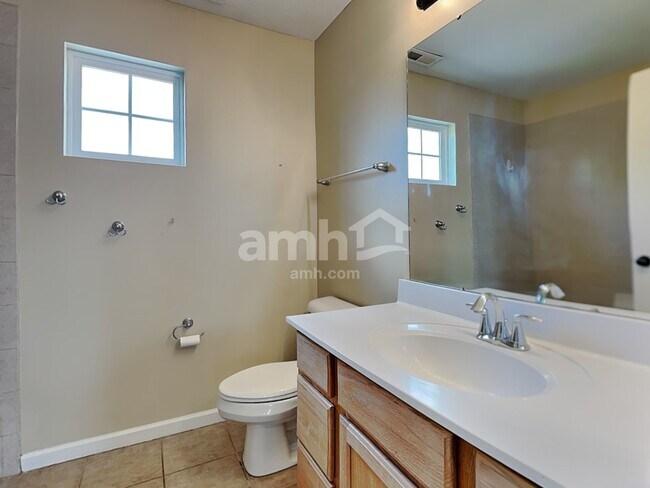 Building Photo - 5 Wells Dr