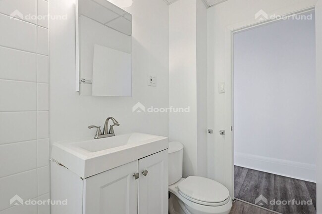 Building Photo - 17 Wachusett St