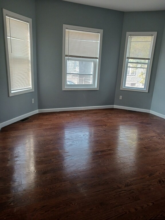 Building Photo - 202 Hope St