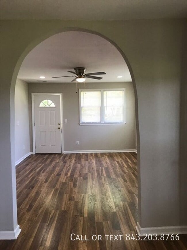 Building Photo - 4927 Lincrest Rd