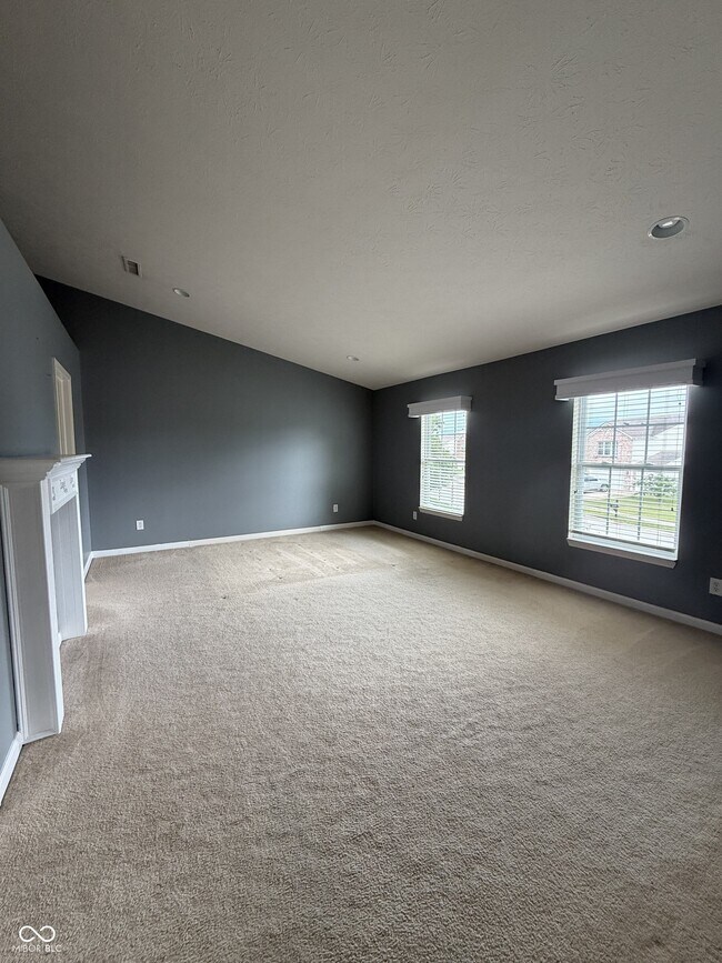 Building Photo - 4410 Viva Ln