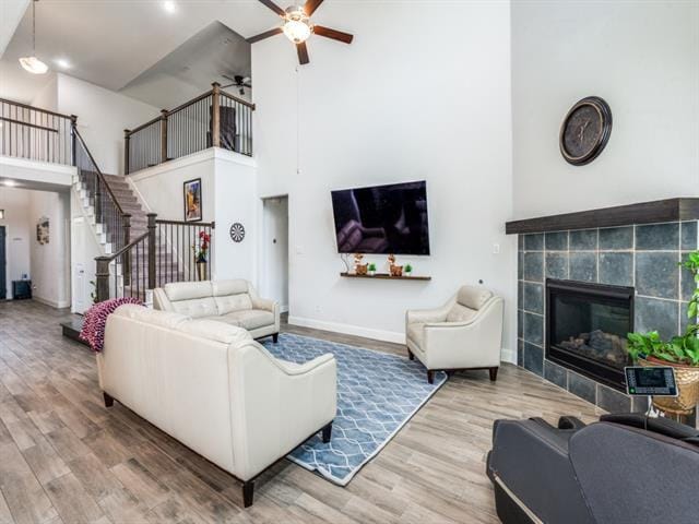Building Photo - 916 Azure Ln