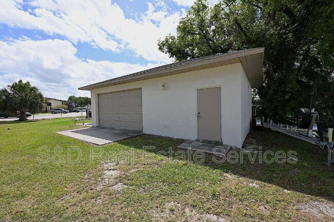 Building Photo - 2249 9th St SE