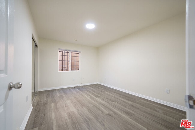 Building Photo - 10952 1/2 Wilmington Ave