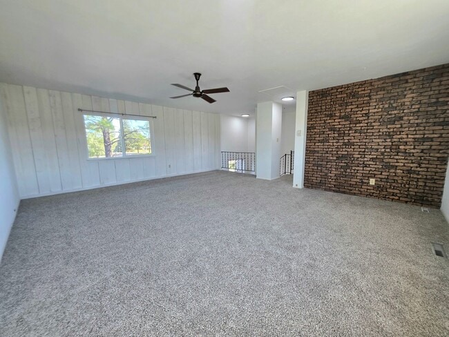 Building Photo - 3279 Lunar Dr