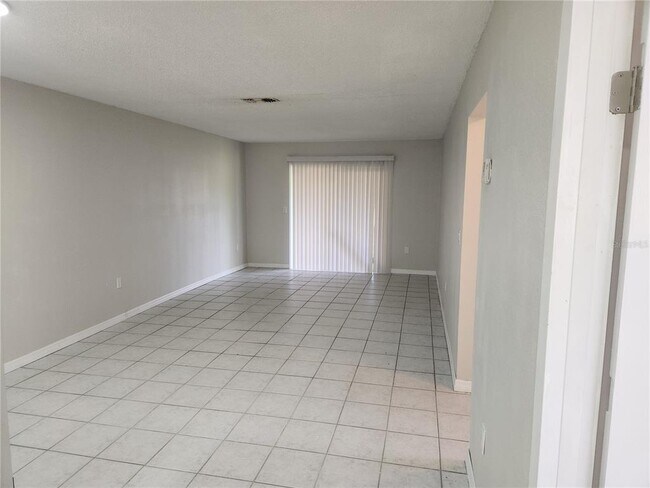 Building Photo - 9831 Grace Dr