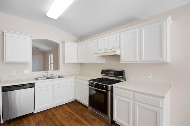 Building Photo - 1225 Tudor House Rd