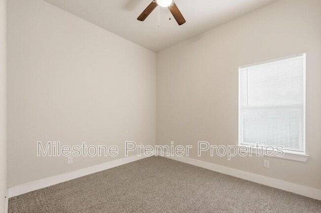 Building Photo - 1220 Jones St