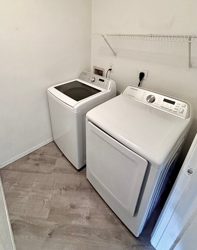 Building Photo - 10410 N Cave Creek Rd