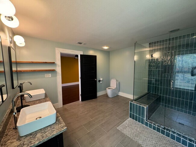 Building Photo - Ready For Move In - Beautifully Renovated Cottage Home in South San Antonio - Near Downtown SA